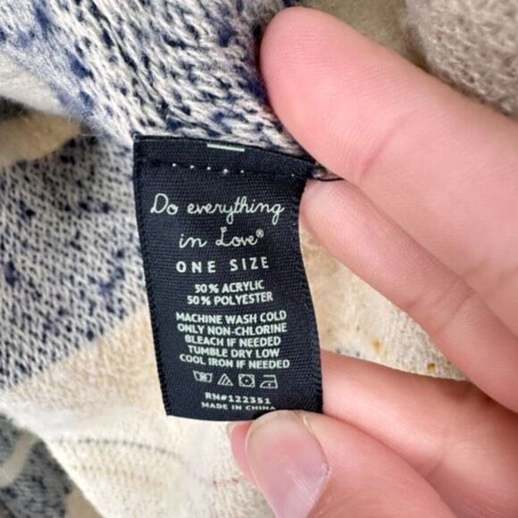 Do Everything In Love Women Striped Fringe Sweater Blue Cream Large Southwestern - Picture 3 of 10